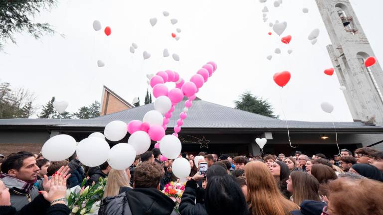 Sant’Ermete, l’ultimo saluto a Martina Gnoli: “Ciao anima dolce e delicata” - Gallery