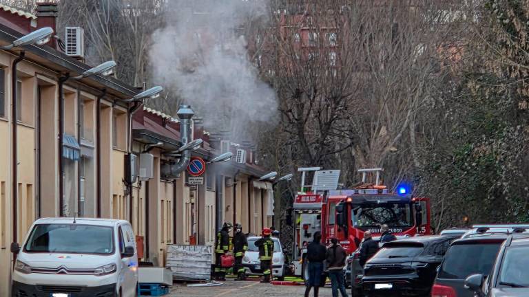 Santarcangelo, scoppia un incendio all’officina di riparazione di moto e scooter - Gallery
