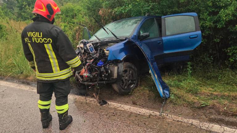 San Marino. Violento scontro frontale vicino al confine, un ferito grave