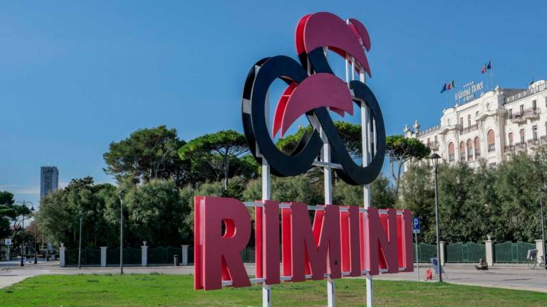 Doping al Giro, ciclista trovato positivo dalla procura di Rimini