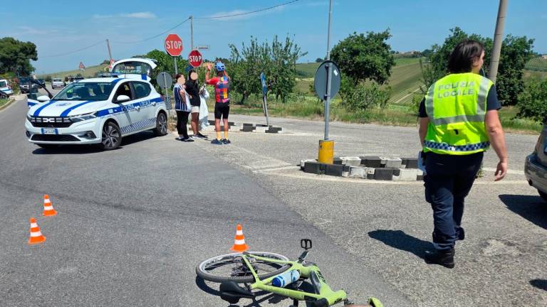 San Clemente, turista tedesco in bici investito da un’auto