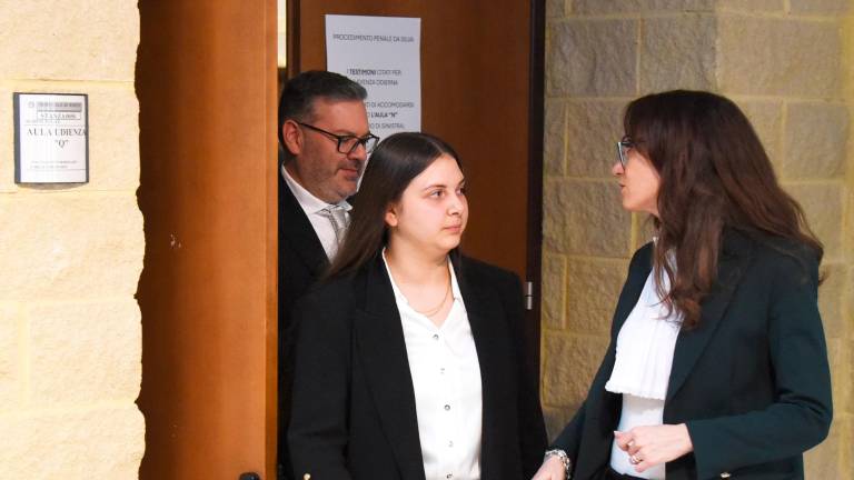 Giorgia Saponi all’ingresso in tribunale (Migliorini)