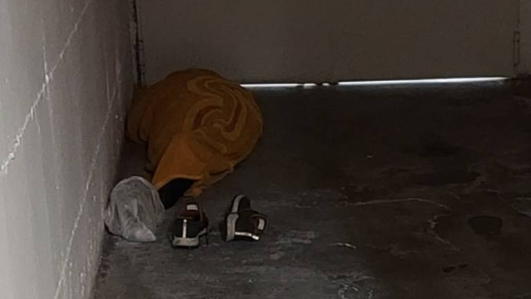 Cesena, degrado al Cubo: La porta del parcheggio non si apriva, c'era un senzatetto che dormiva