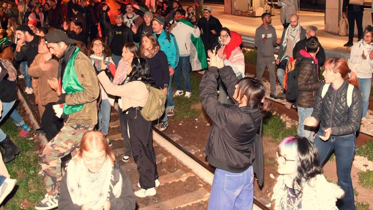 Rimini si mobilita per Gaza e per la Flotilla. “Blocchiamo tutto” in stazione, poi il corteo in centro