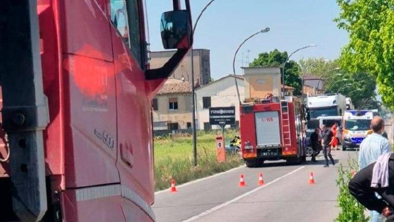 Forlì, incidente frontale a Carpinello: due uomini in ospedale