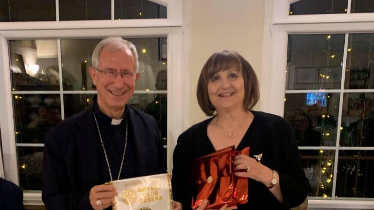L’arcivescovo Antonio Giuseppe Caiazzo con Ombretta Sternini, presidente del Rotary Club Cesena