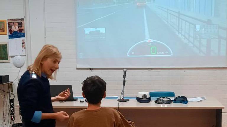 Cervia, la Polizia Locale istruisce gli studenti sui rischi alla guida