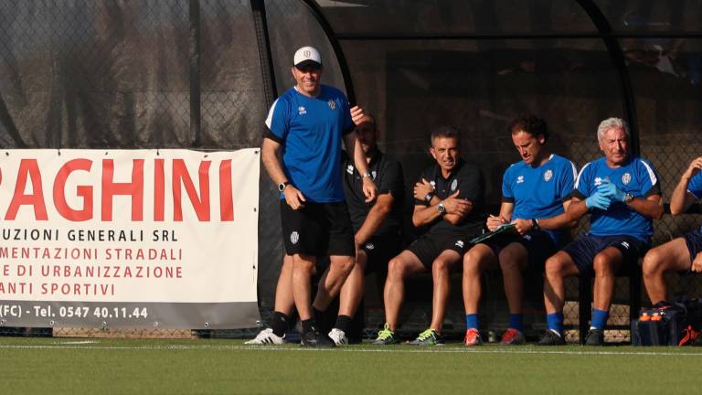 L’allenatore del Cesena Nicola Campedelli