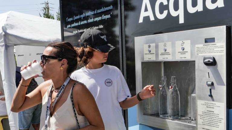Rimini, le Case dell'Acqua hanno evitato l'uso di 13 milioni di bottiglie di plastica