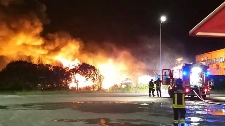 Sogliano, incendio alla discarica di Ginestreto