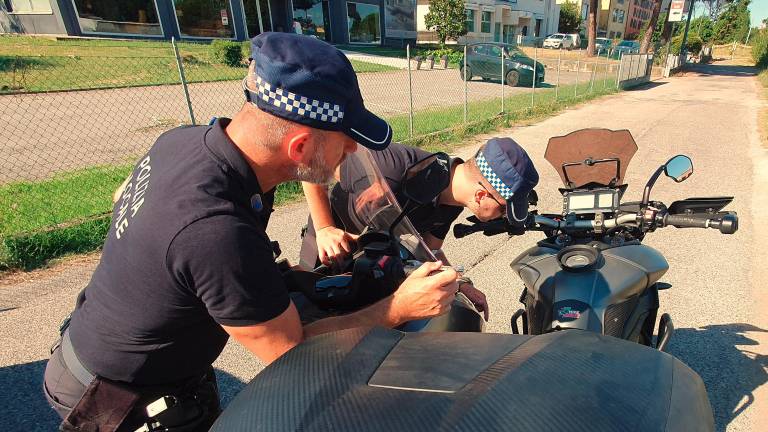 Rimini. Scontro tra una moto e uno scooter, un ferito grave