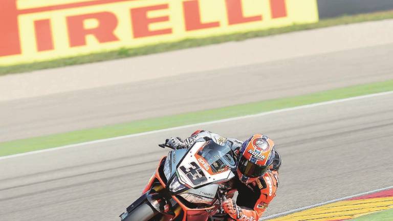 Doppietta show di Melandri a Sepang