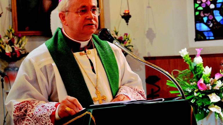 L'accusa del vescovo Toso: «Chi licenzia non ha la coscienza a posto»