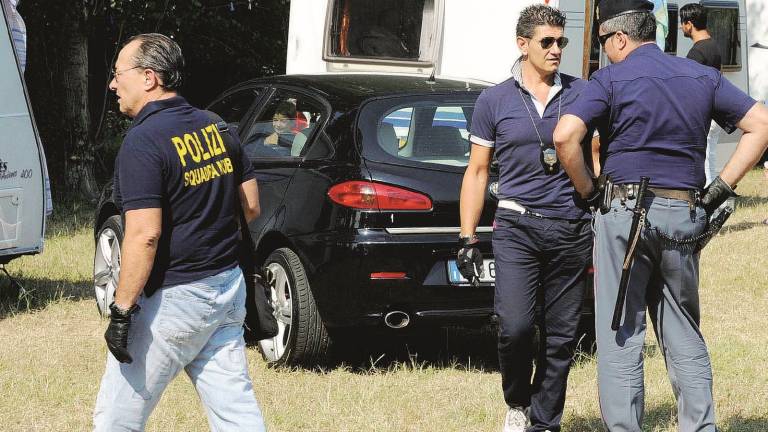 Rapisce la ex e la costringe a prostituirsi