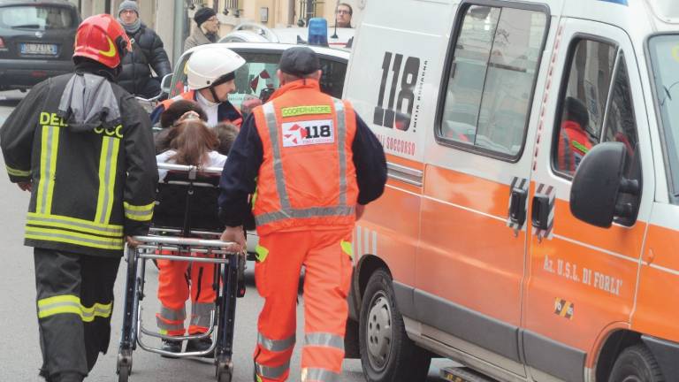 Fiamme nel grattacielo, paura in via Cignani