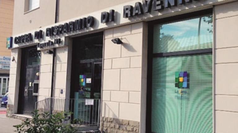 Appello de La Cassa di Ravenna: filiali aperte ma restate a casa
