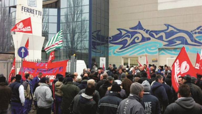 Cantieri Ferretti, lavoratori in sciopero contro i tagli