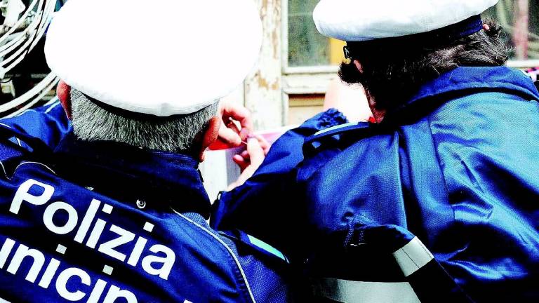 Rimini. Prima diffida amministrativa a commerciante irregolare