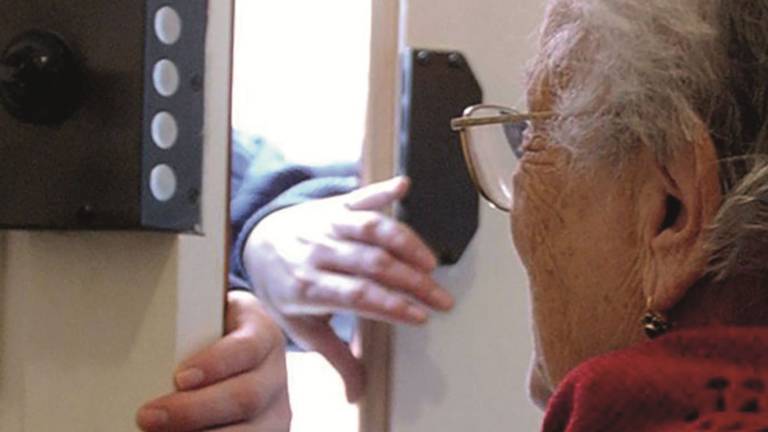 Anziani presi di mira, tre donne truffate in pochi giorni da falsi operatori