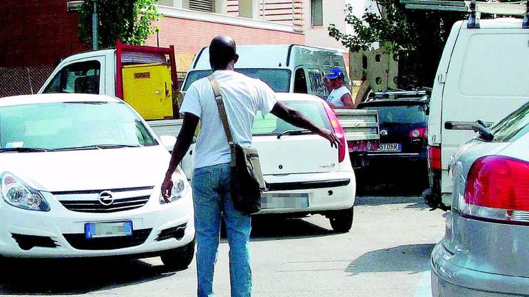 A Rimini multa da 771 euro a un parcheggiatore abusivo