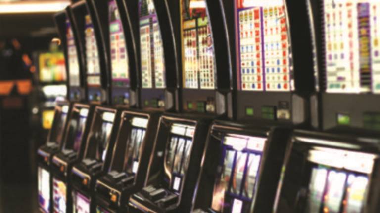 Slot machine spente a mezzanotte