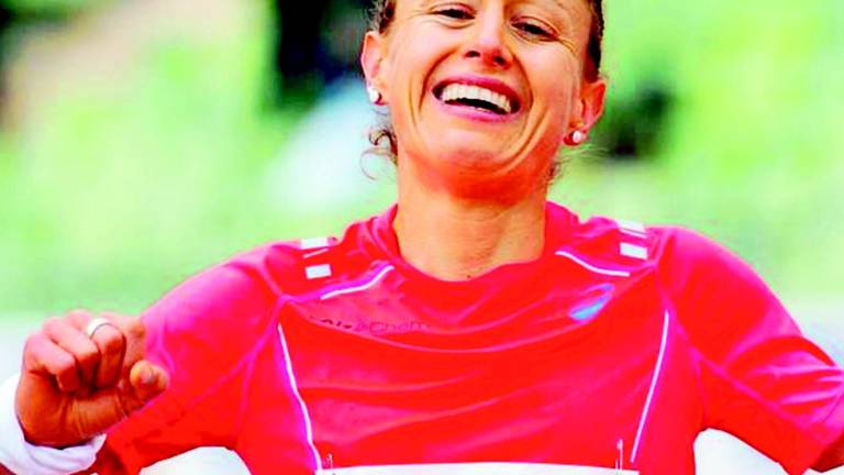 Lotta per la vita la triatleta Julia Viellehner