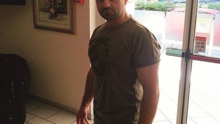 «Ti sparo in bocca», albergatore in manette per estorsione e spaccio di droga