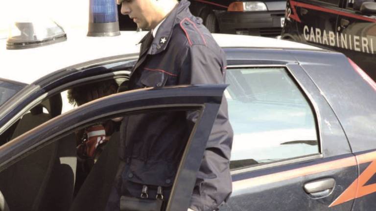 Gli rubano la Porsche Panamera: i carabinieri gliela ritrovano col Gps