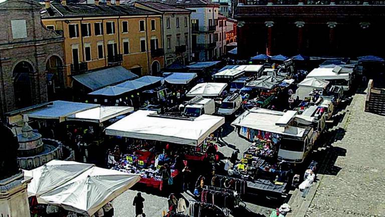 Ambulanti, i 35 furbetti del mercato