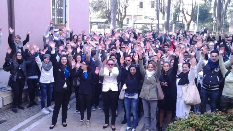 Protesta degli studenti del Savioli: Comune di Riccione occupato per chiedere l'intervento del sindaco