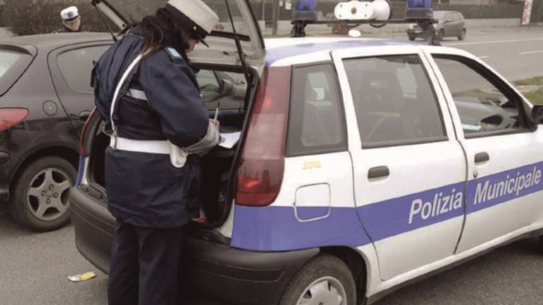 Polizia municipale, fermati undici veicoli senza assicurazione