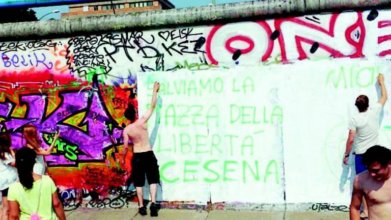 Pizza della Libertà, la protesta sul muro di Berlino