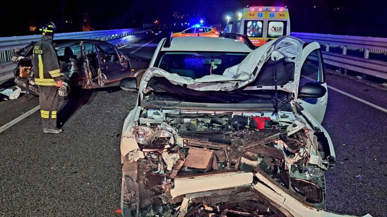 Misano. Schianto tra due auto sull'Adriatica: tre feriti, grave un uomo