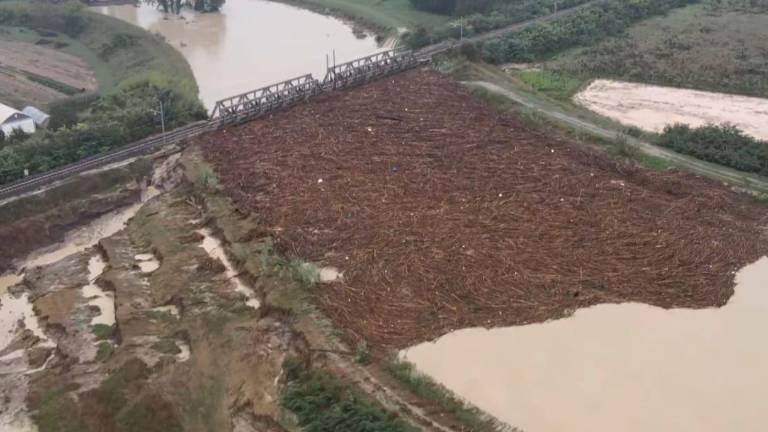 Si studiano i lavori per l’innalzamento del ponte ferroviario di Boncellino