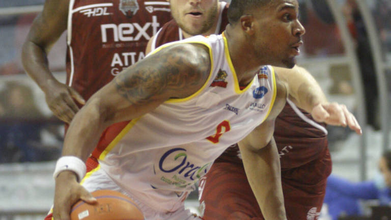 Basket A2, l'OraSì continua a vincere: domata San Severo (74-71)
