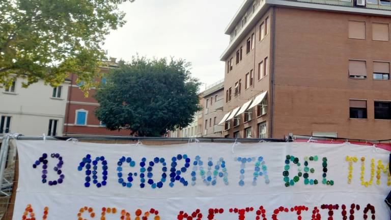 Rimini, Castel Sismondo fucsia per la prevenzione del tumore al seno