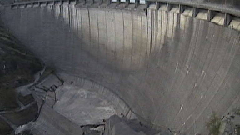 Tragedia a Ridracoli: volo di 100 metri nella diga, muore un 19enne