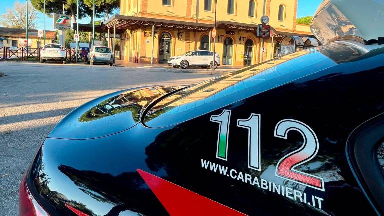 Milano Marittima, rubano le borse a due ragazze in centro: doppia denuncia