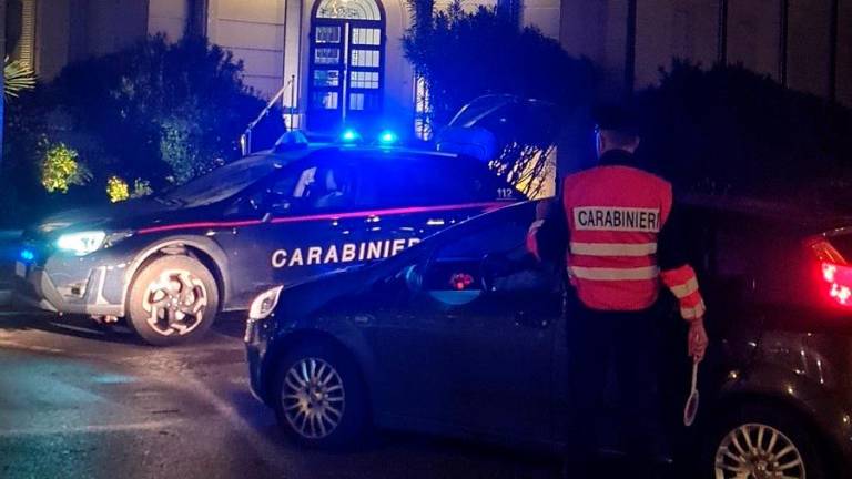 Cesenatico, in giro con un manganello retrattile: giovane denunciato