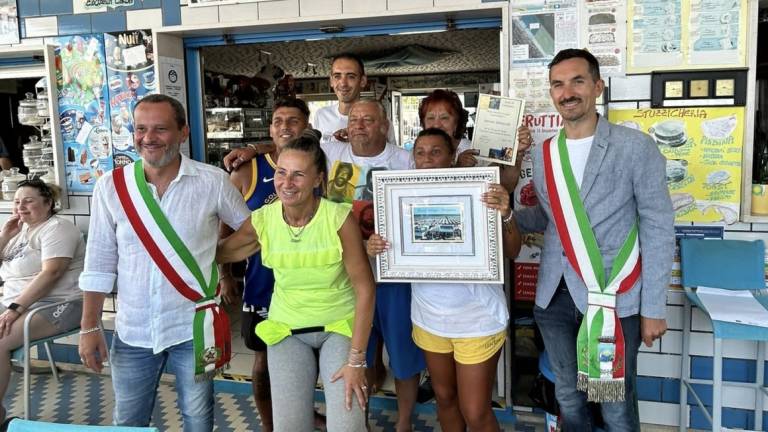 Cesenatico, un premio per Ciro, da 30 anni al Bagno Bologna di Villamarina