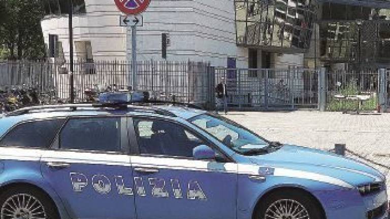 Furbetti del cartellino in Questura a Rimini, due patteggiano