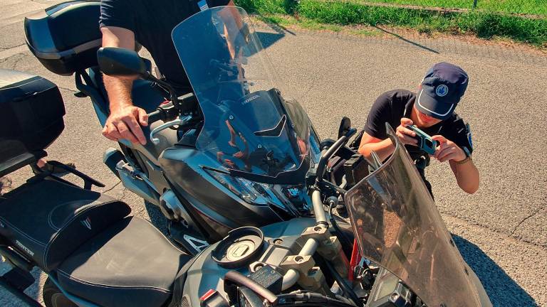 Rimini. Scontro tra una moto e uno scooter, un ferito grave