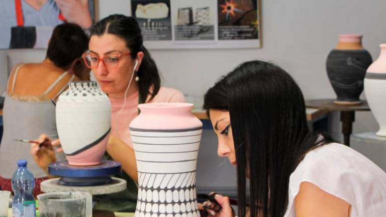 Decoratrici ceramiche