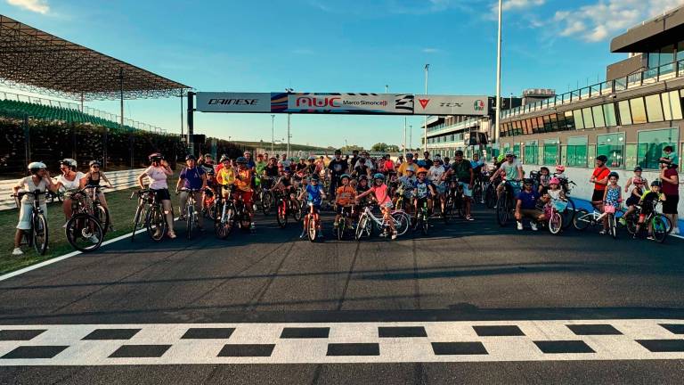 Misano. Oltre 120 persone alla “Biciclettata al tramonto”