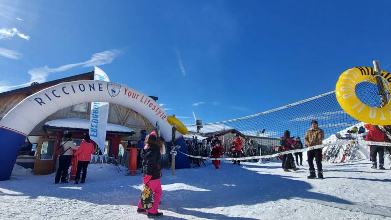 In mezzo alla neve di Canazei spunta... il sole di Riccione