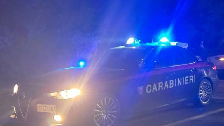 Rimini. Ladro ubriaco e maldestro cade durante il furto al ristorante, si fa male e poi fugge con il bottino