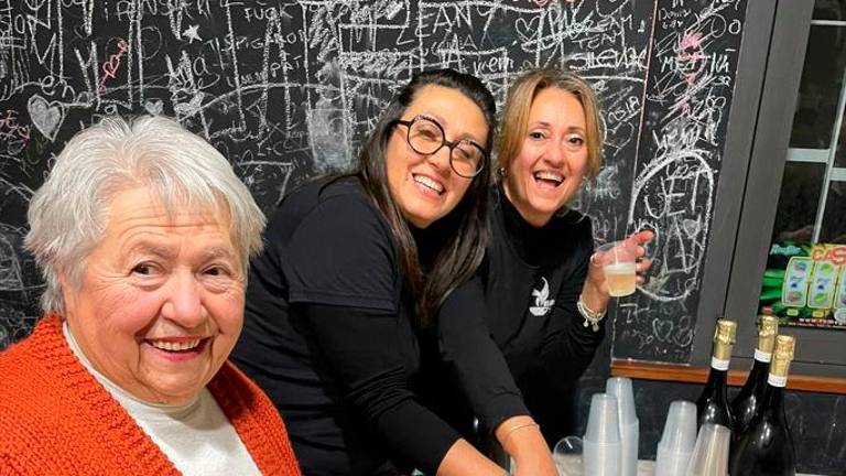 Forlì. Festa per i 40 anni di attività del Bar Stefano, una storia di famiglia FOTO