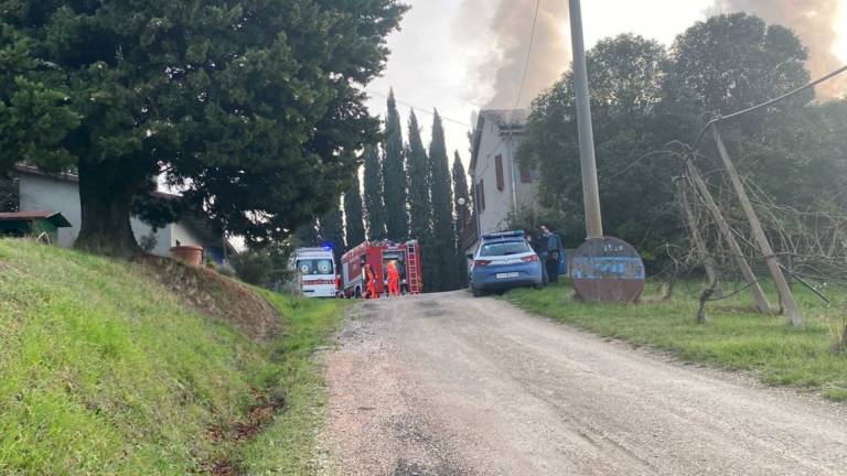 Cesena, morto in un incidente con il trattore: in dicembre aveva perso la madre in un tragico incendio