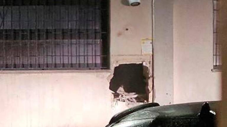 Santarcangelo, due boati nella notte. Assalto al Postamat, i banditi ripresi in un video VIDEO