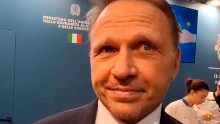 Rimini il ministro Lollobrigida: «Per i lupi prelievi, trasferimenti e abbattimenti» VIDEO